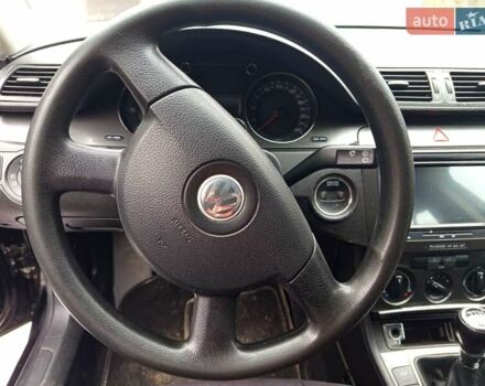 Черный Фольксваген Пассат, объемом двигателя 1.9 л и пробегом 380 тыс. км за 4800 $, фото 5 на Automoto.ua