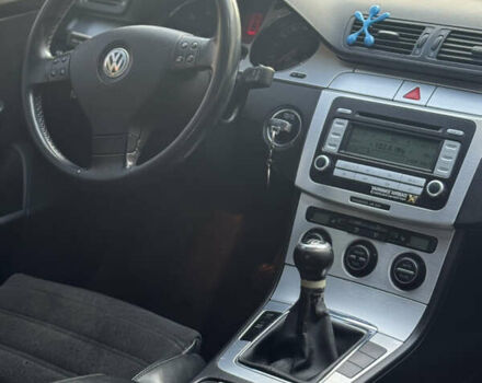 Чорний Фольксваген Пассат, об'ємом двигуна 2 л та пробігом 195 тис. км за 6450 $, фото 77 на Automoto.ua