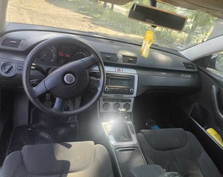 Черный Фольксваген Пассат, объемом двигателя 2 л и пробегом 400 тыс. км за 2611 $, фото 4 на Automoto.ua