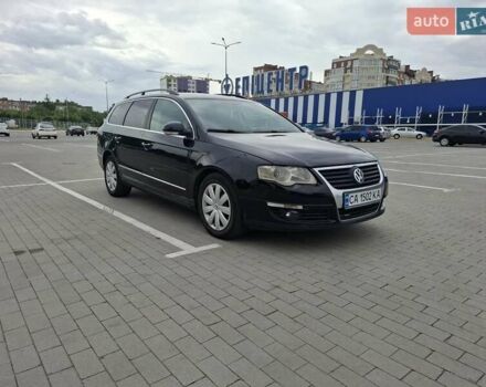 Черный Фольксваген Пассат, объемом двигателя 1.97 л и пробегом 400 тыс. км за 6200 $, фото 4 на Automoto.ua