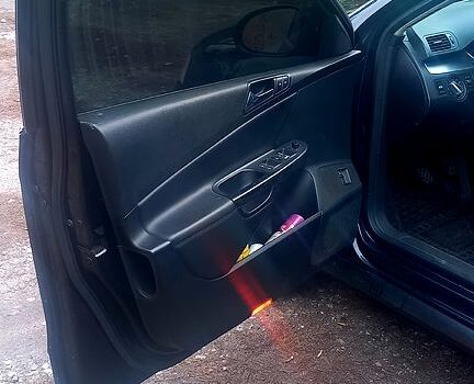 Черный Фольксваген Пассат, объемом двигателя 2 л и пробегом 235 тыс. км за 5500 $, фото 5 на Automoto.ua