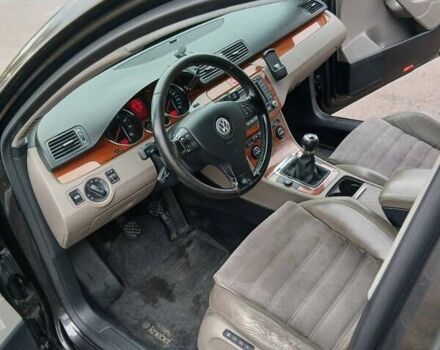 Черный Фольксваген Пассат, объемом двигателя 2 л и пробегом 290 тыс. км за 5200 $, фото 4 на Automoto.ua