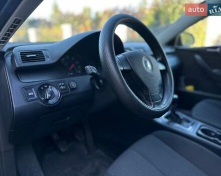 Черный Фольксваген Пассат, объемом двигателя 1.6 л и пробегом 270 тыс. км за 5200 $, фото 25 на Automoto.ua