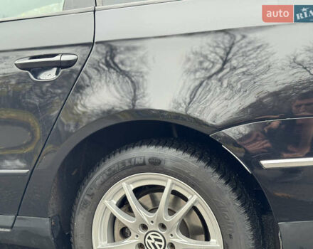 Черный Фольксваген Пассат, объемом двигателя 1.9 л и пробегом 438 тыс. км за 5950 $, фото 20 на Automoto.ua