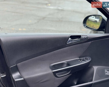 Черный Фольксваген Пассат, объемом двигателя 1.9 л и пробегом 438 тыс. км за 5950 $, фото 30 на Automoto.ua