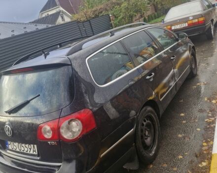 Черный Фольксваген Пассат, объемом двигателя 2 л и пробегом 321 тыс. км за 1400 $, фото 4 на Automoto.ua