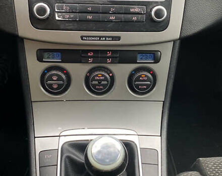 Фольксваген Пассат 2006 в Костополе на Automoto.ua Черный Фольксваген Пассат, объемом двигателя 2 л и пробегом 405 тыс. км за 2650 $, фото 16 на Automoto.ua