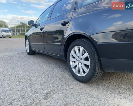 Черный Фольксваген Пассат, объемом двигателя 2 л и пробегом 241 тыс. км за 6000 $, фото 6 на Automoto.ua
