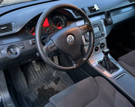 Черный Фольксваген Пассат, объемом двигателя 1.98 л и пробегом 266 тыс. км за 4950 $, фото 11 на Automoto.ua