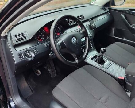 Черный Фольксваген Пассат, объемом двигателя 1.6 л и пробегом 243 тыс. км за 6799 $, фото 45 на Automoto.ua