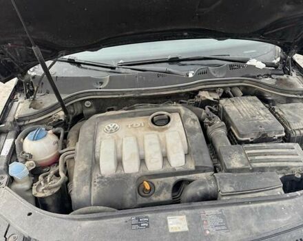 Черный Фольксваген Пассат, объемом двигателя 1.9 л и пробегом 270 тыс. км за 4900 $, фото 11 на Automoto.ua