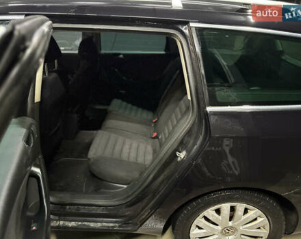 Черный Фольксваген Пассат, объемом двигателя 1.9 л и пробегом 300 тыс. км за 2400 $, фото 14 на Automoto.ua