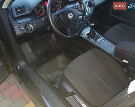 Черный Фольксваген Пассат, объемом двигателя 1.6 л и пробегом 206 тыс. км за 7000 $, фото 10 на Automoto.ua