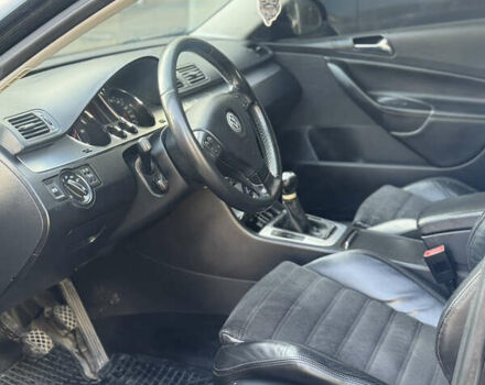 Чорний Фольксваген Пассат, об'ємом двигуна 2 л та пробігом 195 тис. км за 6450 $, фото 36 на Automoto.ua