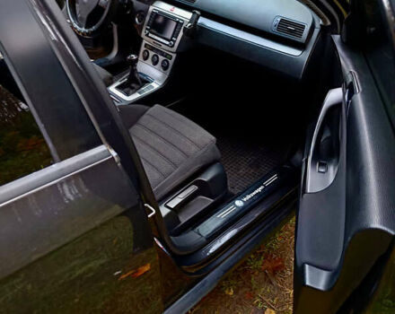 Черный Фольксваген Пассат, объемом двигателя 1.97 л и пробегом 255 тыс. км за 6400 $, фото 5 на Automoto.ua