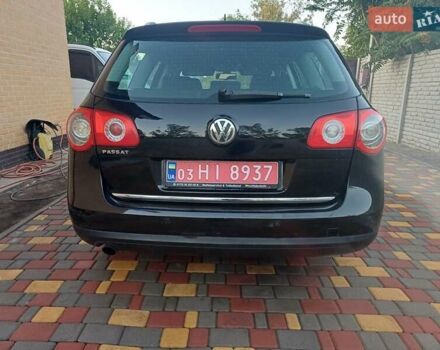 Черный Фольксваген Пассат, объемом двигателя 1.6 л и пробегом 206 тыс. км за 7000 $, фото 2 на Automoto.ua