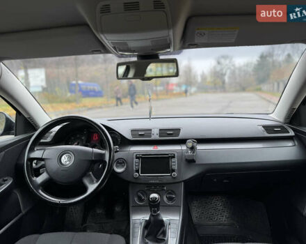 Черный Фольксваген Пассат, объемом двигателя 1.9 л и пробегом 438 тыс. км за 5950 $, фото 26 на Automoto.ua