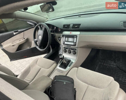 Чорний Фольксваген Пассат, об'ємом двигуна 2 л та пробігом 300 тис. км за 4500 $, фото 13 на Automoto.ua