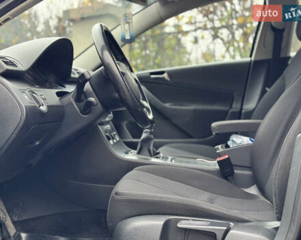 Черный Фольксваген Пассат, объемом двигателя 1.9 л и пробегом 438 тыс. км за 5950 $, фото 29 на Automoto.ua