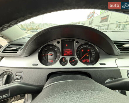 Черный Фольксваген Пассат, объемом двигателя 1.97 л и пробегом 342 тыс. км за 6900 $, фото 30 на Automoto.ua