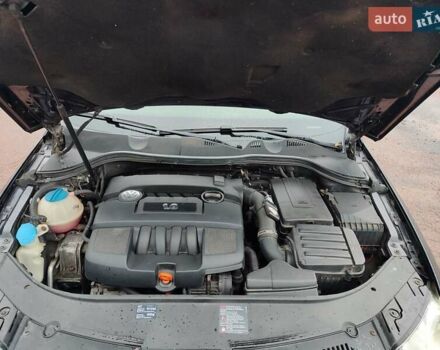 Черный Фольксваген Пассат, объемом двигателя 1.6 л и пробегом 243 тыс. км за 6799 $, фото 71 на Automoto.ua