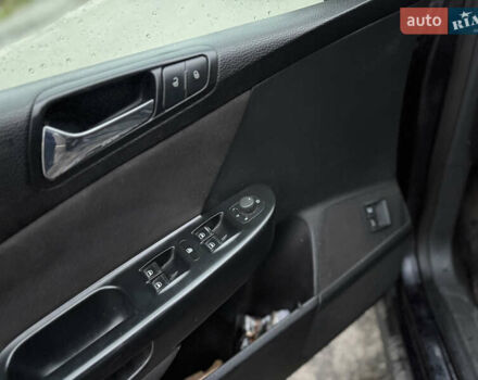 Черный Фольксваген Пассат, объемом двигателя 1.9 л и пробегом 300 тыс. км за 2400 $, фото 12 на Automoto.ua