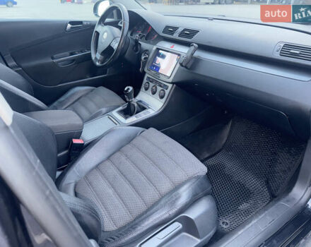 Чорний Фольксваген Пассат, об'ємом двигуна 2 л та пробігом 275 тис. км за 6300 $, фото 3 на Automoto.ua