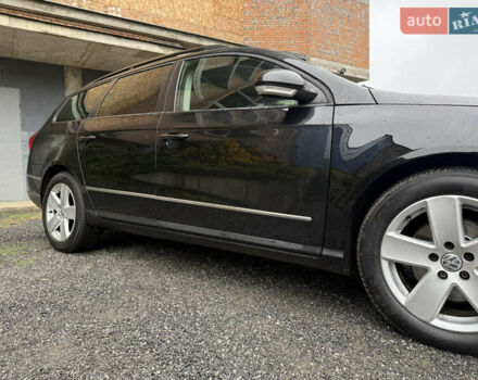 Чорний Фольксваген Пассат, об'ємом двигуна 2 л та пробігом 265 тис. км за 5400 $, фото 18 на Automoto.ua
