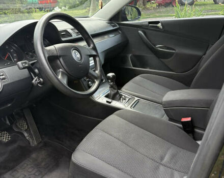 Черный Фольксваген Пассат, объемом двигателя 1.6 л и пробегом 183 тыс. км за 6500 $, фото 16 на Automoto.ua