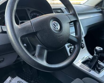 Черный Фольксваген Пассат, объемом двигателя 2 л и пробегом 269 тыс. км за 6700 $, фото 3 на Automoto.ua