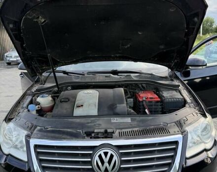 Чорний Фольксваген Пассат, об'ємом двигуна 1.6 л та пробігом 280 тис. км за 4800 $, фото 7 на Automoto.ua