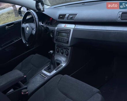 Черный Фольксваген Пассат, объемом двигателя 1.9 л и пробегом 400 тыс. км за 5500 $, фото 10 на Automoto.ua