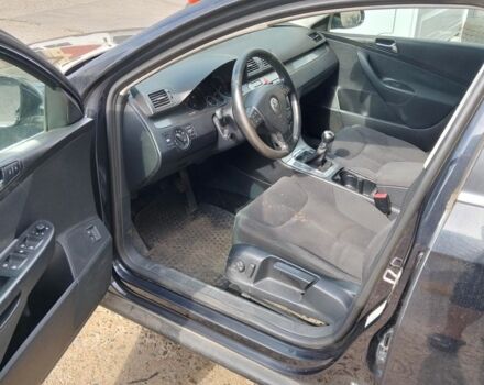 Чорний Фольксваген Пассат, об'ємом двигуна 2 л та пробігом 220 тис. км за 4000 $, фото 5 на Automoto.ua