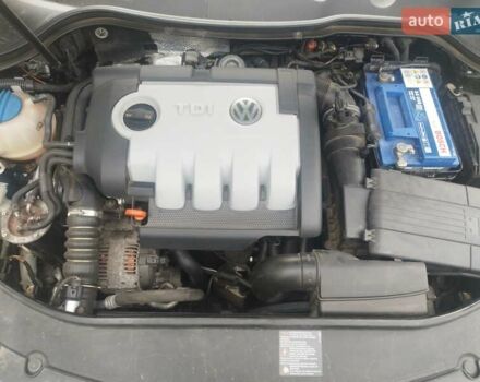 Черный Фольксваген Пассат, объемом двигателя 1.97 л и пробегом 307 тыс. км за 6300 $, фото 7 на Automoto.ua