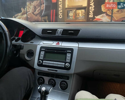 Черный Фольксваген Пассат, объемом двигателя 1.97 л и пробегом 350 тыс. км за 6500 $, фото 21 на Automoto.ua