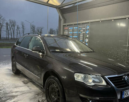 Черный Фольксваген Пассат, объемом двигателя 2 л и пробегом 400 тыс. км за 3500 $, фото 2 на Automoto.ua