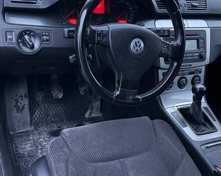 Черный Фольксваген Пассат, объемом двигателя 1.9 л и пробегом 400 тыс. км за 5500 $, фото 15 на Automoto.ua