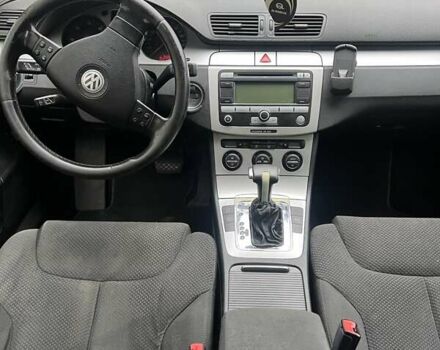 Черный Фольксваген Пассат, объемом двигателя 1.97 л и пробегом 342 тыс. км за 3950 $, фото 7 на Automoto.ua