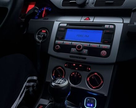 Черный Фольксваген Пассат, объемом двигателя 2 л и пробегом 400 тыс. км за 3500 $, фото 16 на Automoto.ua