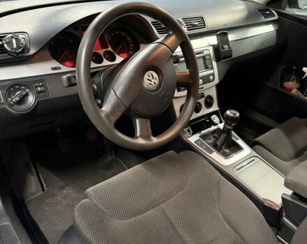 Черный Фольксваген Пассат, объемом двигателя 2 л и пробегом 400 тыс. км за 3500 $, фото 11 на Automoto.ua