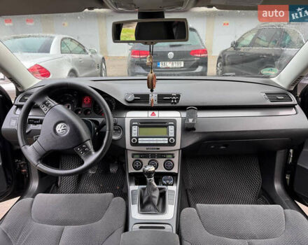 Черный Фольксваген Пассат, объемом двигателя 1.97 л и пробегом 250 тыс. км за 5300 $, фото 5 на Automoto.ua