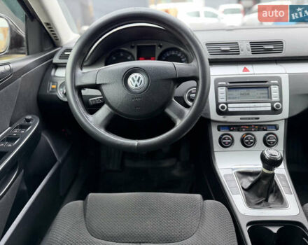 Черный Фольксваген Пассат, объемом двигателя 1.97 л и пробегом 370 тыс. км за 5500 $, фото 47 на Automoto.ua