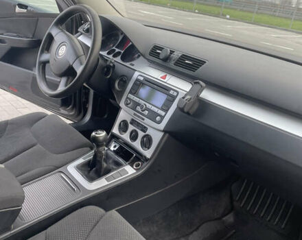 Черный Фольксваген Пассат, объемом двигателя 2 л и пробегом 400 тыс. км за 3200 $, фото 7 на Automoto.ua