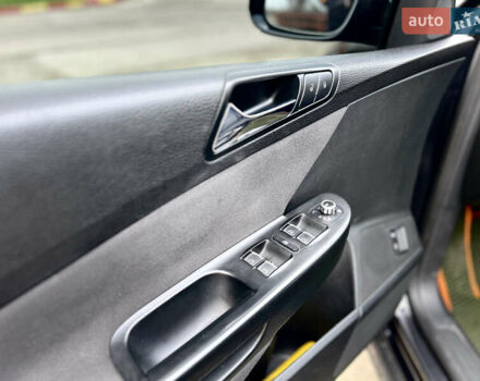 Черный Фольксваген Пассат, объемом двигателя 1.97 л и пробегом 270 тыс. км за 5700 $, фото 11 на Automoto.ua