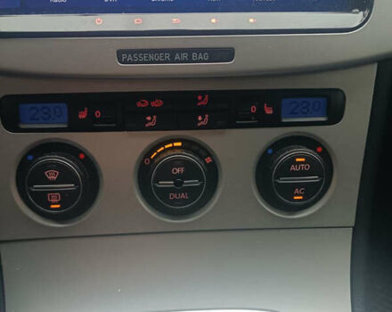 Чорний Фольксваген Пассат, об'ємом двигуна 2 л та пробігом 280 тис. км за 6950 $, фото 12 на Automoto.ua