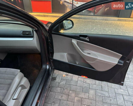 Черный Фольксваген Пассат, объемом двигателя 1.97 л и пробегом 350 тыс. км за 6500 $, фото 15 на Automoto.ua