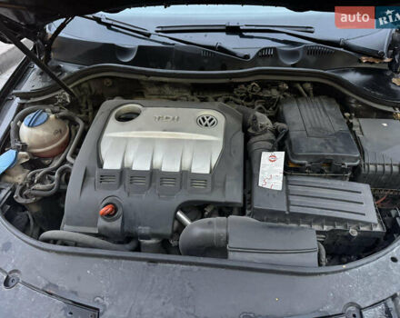 Черный Фольксваген Пассат, объемом двигателя 1.97 л и пробегом 350 тыс. км за 6500 $, фото 10 на Automoto.ua