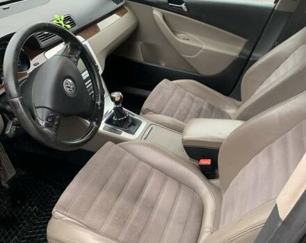 Черный Фольксваген Пассат, объемом двигателя 2 л и пробегом 300 тыс. км за 4700 $, фото 6 на Automoto.ua