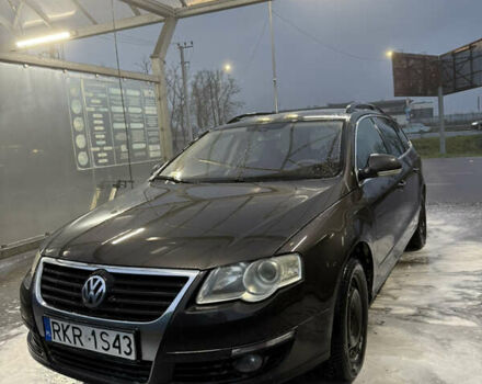 Черный Фольксваген Пассат, объемом двигателя 2 л и пробегом 400 тыс. км за 3500 $, фото 1 на Automoto.ua