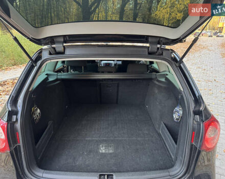 Черный Фольксваген Пассат, объемом двигателя 1.98 л и пробегом 270 тыс. км за 4599 $, фото 6 на Automoto.ua